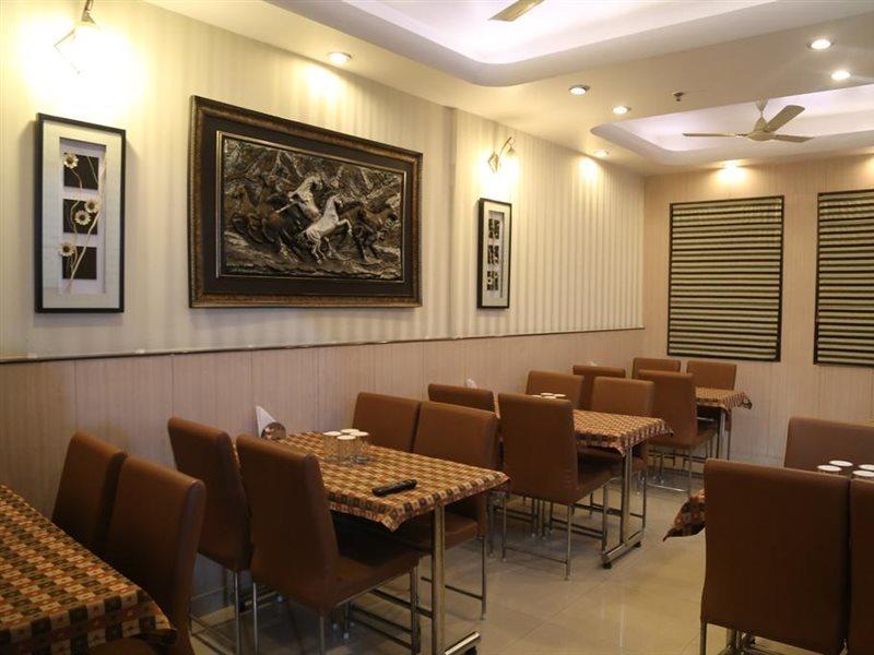 Hotel Aster Inn New Delhi Exterior foto