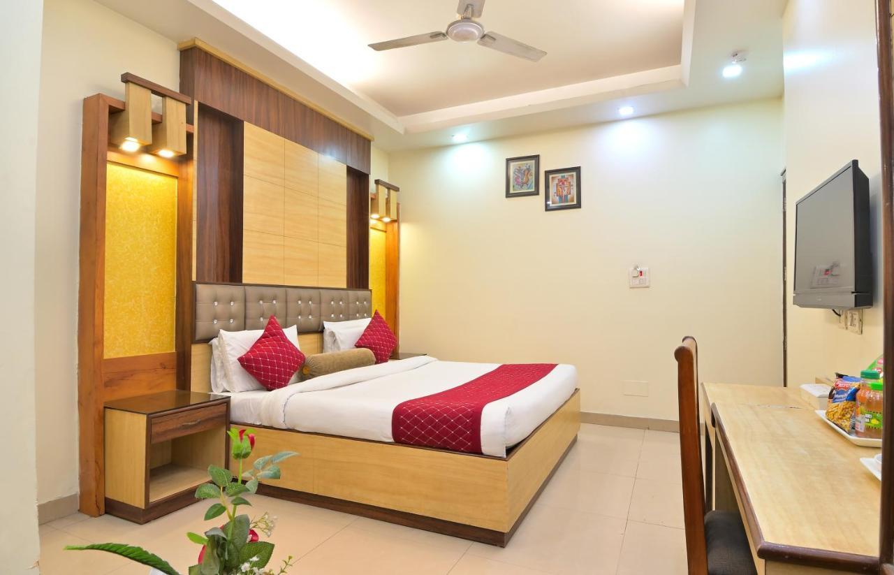 Hotel Aster Inn New Delhi Exterior foto